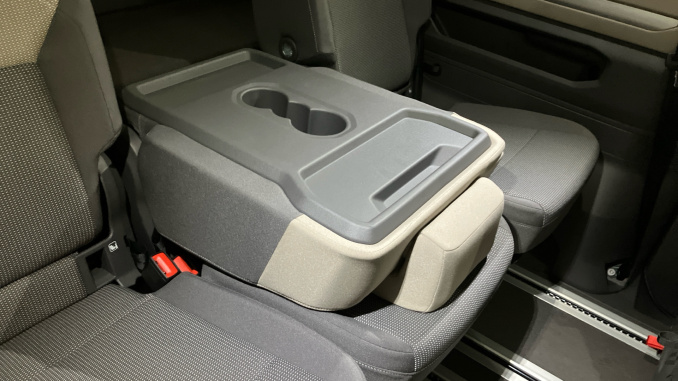 Volkswagen Multivan 2.0 TDI Life 5dr DSG Diesel Estate - Image 29